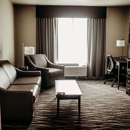 Cobblestone Hotel & Suites אינטרנשיונל פולס מראה חיצוני תמונה