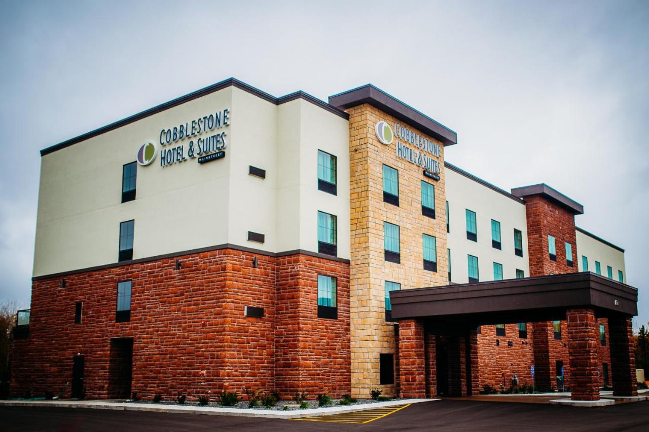 Cobblestone Hotel & Suites אינטרנשיונל פולס מראה חיצוני תמונה