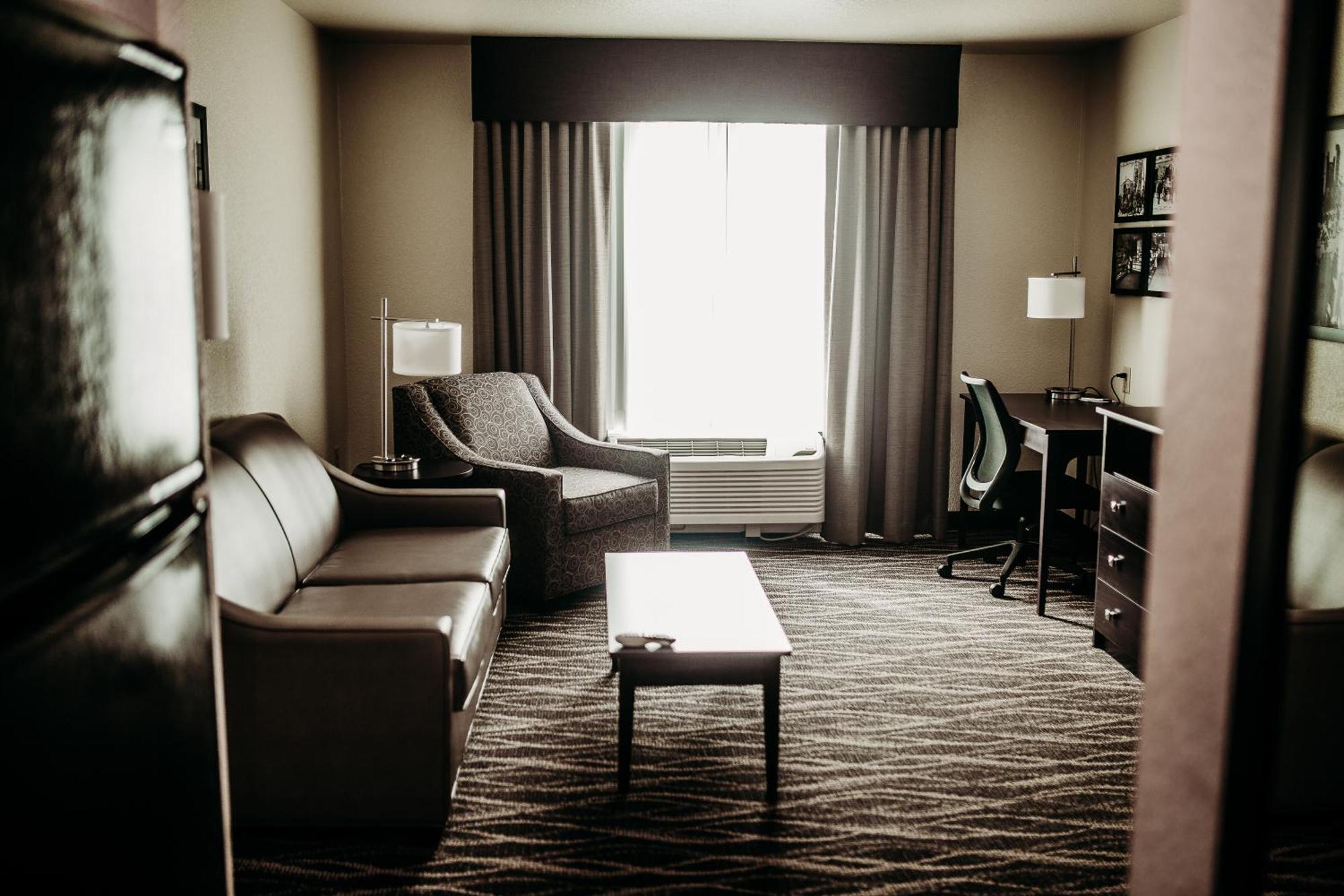 Cobblestone Hotel & Suites אינטרנשיונל פולס מראה חיצוני תמונה